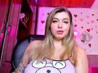 I am a very daring girl, with a touch of mystery and a captivating smile that will invite you to curiosity and sensuality. Discover my most interesting and charming side in every interaction.