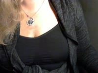 hello boys, i am a single mom.. and always horny. Play with me:)