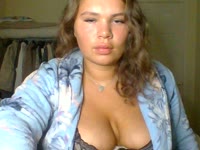 Hey Im Gemma, 24 British babe ! I am curvy with 36E tits !