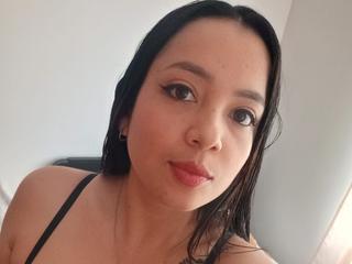 Laura_Thompson