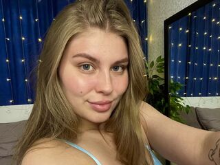 naked cam girl masturbating with dildo MilaOlivers