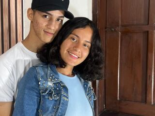 live sex cam show CnadyAndOliver