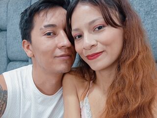 couple showing tits GabyAndHugo