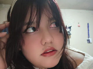 camgirl fingering bald pussy AleSweeth