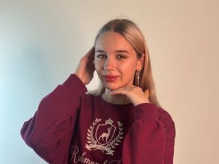 live webcam model AliceWoody