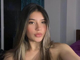 naughty camgirl masturbating with vibrator AmberEaton