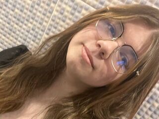 camgirl live AminaBlooms