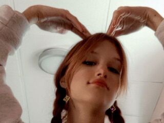 masturbating webcamgirl AnnKima
