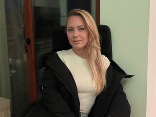 masturbating webcamgirl AnyaLior