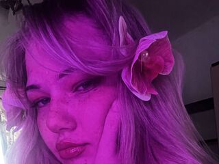 camwhore fingering shaved pussy AshleaSenerchia