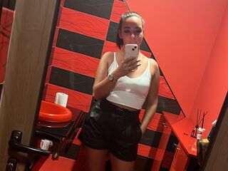 masturbating camgirl BeatriceAgnes