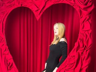 live webcam performer BellaButler