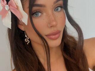 webcamgirl chat room BellaSophiaSky