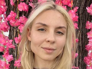 beautiful webcam girl BereniceBossom