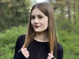 girl shaving pussy BernardPeters