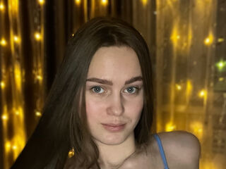 camwhore masturbating with dildo BernardineCaiafa