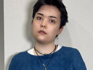 naughty cam girl fingering shaved pussy BeverleeLabriola