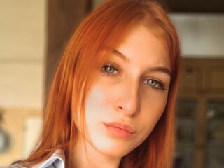 nude webcamgirl BonnieCrook