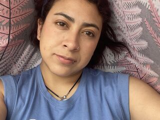 masturbating camgirl BritannyBelliams