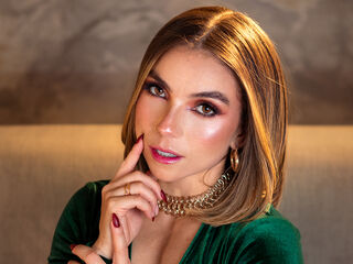 adult cam sex CamilaRhoa