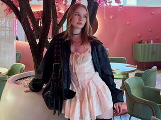 free webcam chatroom CandiFerretti