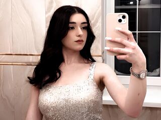 topless webcam girl CarriMaclachlan