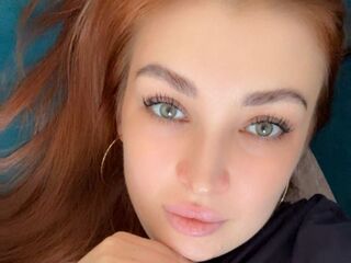naughty camgirl fingering shaved pussy CassandraCampbel