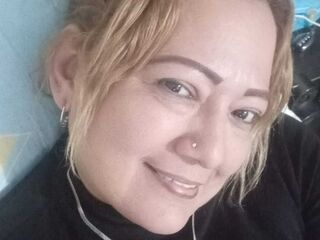 hot cam show ClauDaniels