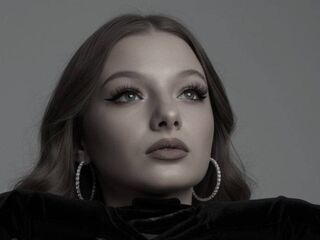 fingering webcamgirl CreolaScheidler