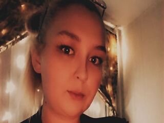 masturbating webcam girl CrystalSins