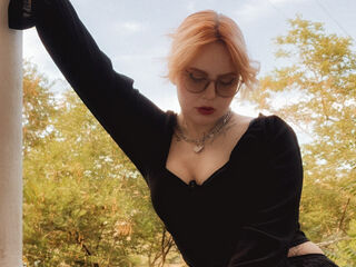 camgirl masturbating with dildo DarnellSehorn