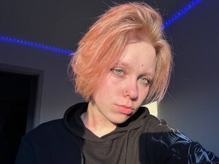 hot cam girl masturbating with dildo DeannaBaker