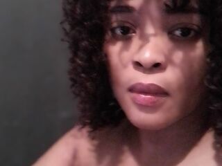 bedroom livecam DelicateDiamond