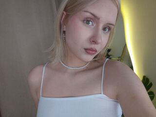 free webcam chat room DorisMaurs
