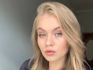 free live chatroom ElaraBrooks