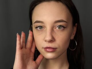 naked girl with webcam masturbating with dildo EllynDarvish