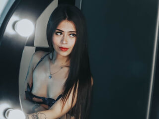 camgirl fingering bald pussy EmilyClarkk