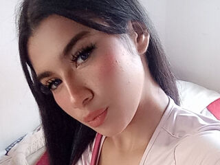 camgirl playing with dildo EmilyGracce