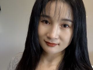 camwhore fingering pussy Emilyellow