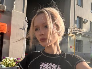 camwhore masturbating with dildo FlorynEmerald