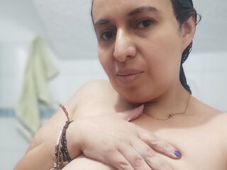 free chat room IbannaBely