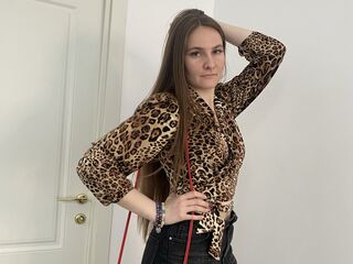 camgirl chatroom JeanLaschinger