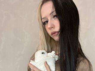 girl fingering pussy JessiaZahri