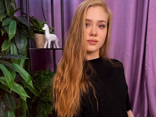 web cam show JuliMiu