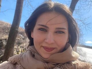 live webcam model KailaDuch