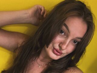 naked camgirl masturbating with vibrator KattieKonarski