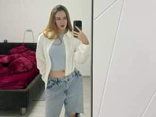 adult chat room KellyLynn