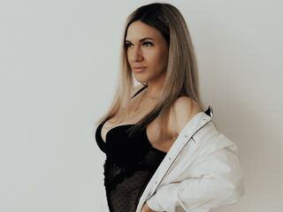 naked cam girl masturbating with vibrator KendraNeil