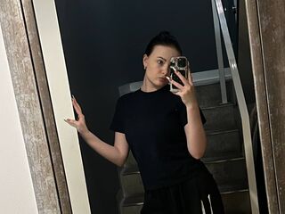 camgirl showing pussy KiraBentley