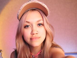 camgirl fingering shaved pussy KiraSardewys